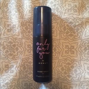 Monat Shine Spray